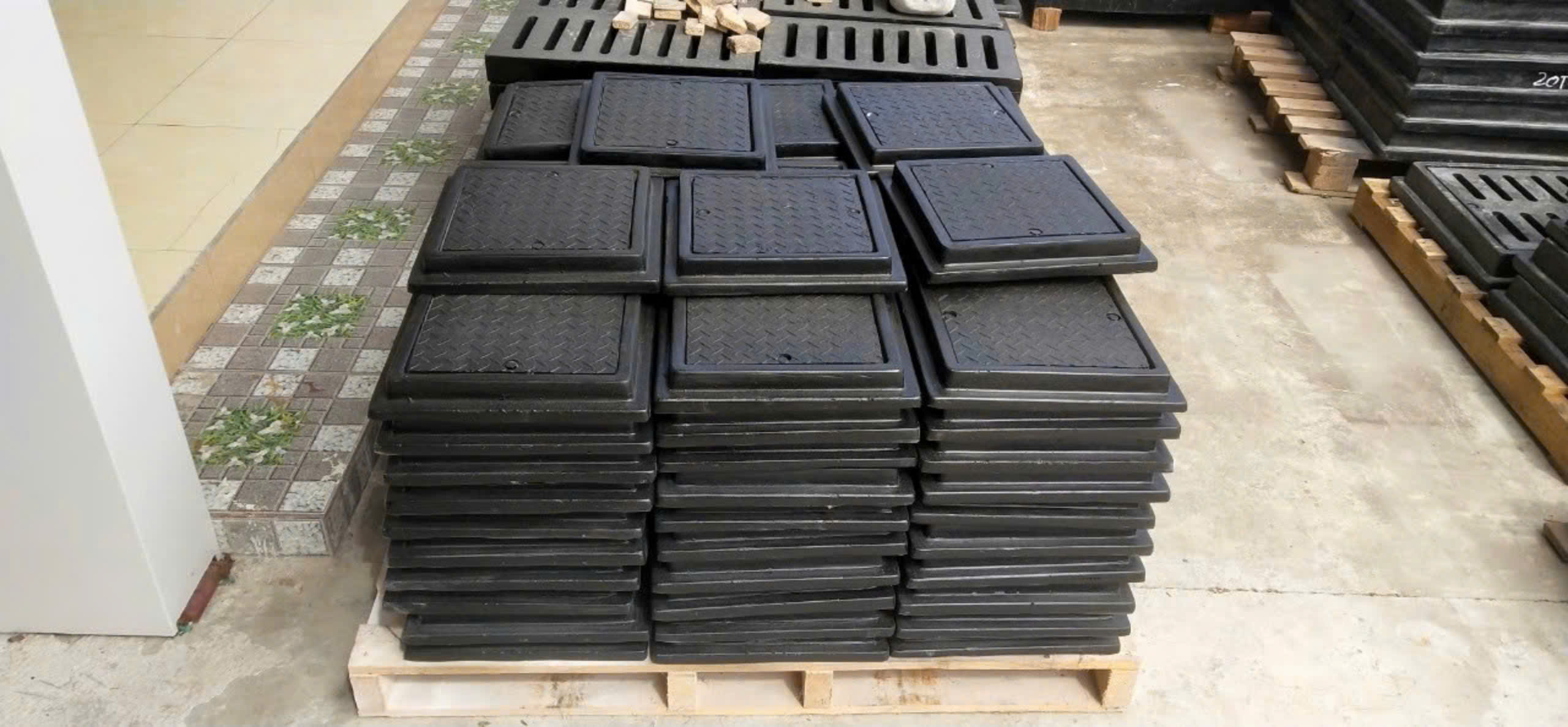 Nắp Ganivo Composite - Ảnh 2